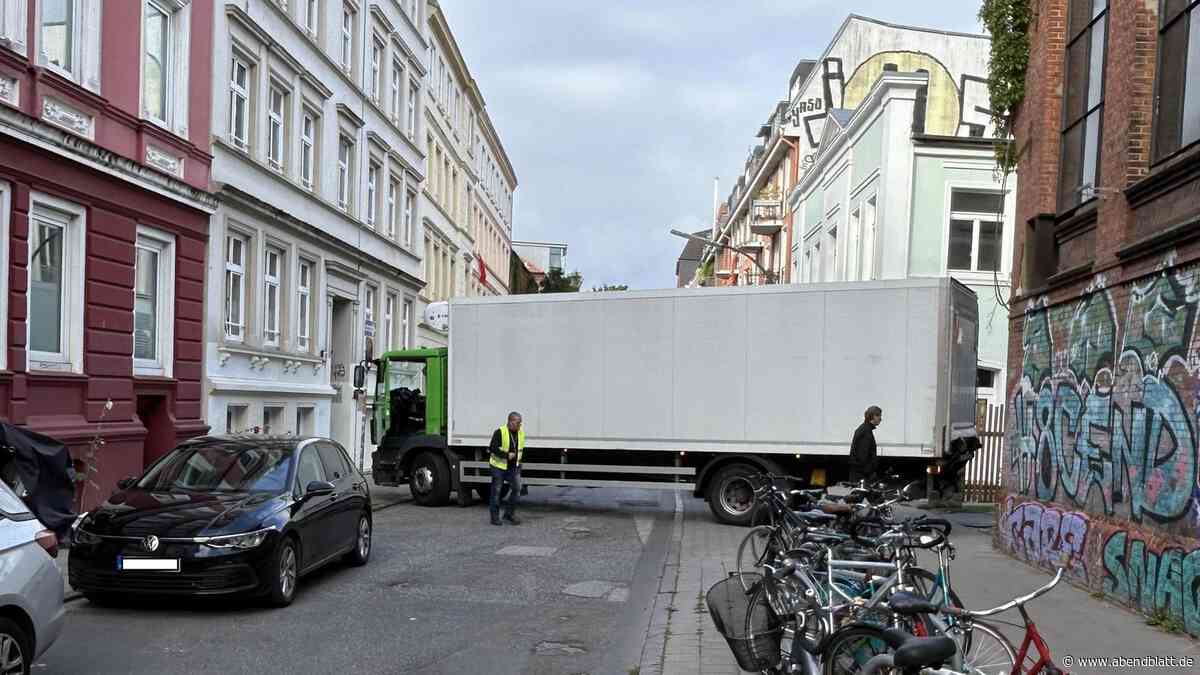 „Nicht zumutbar“: Rewe-Lieferverkehr in Ottensen ärgert Anwohner