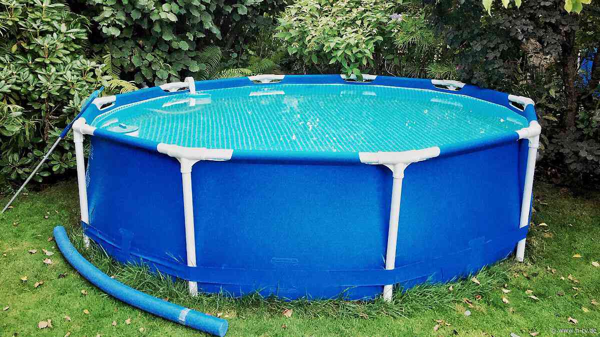 Klares Wasser ist kein Garant: Welche Krankmacher in Swimmingpools lauern