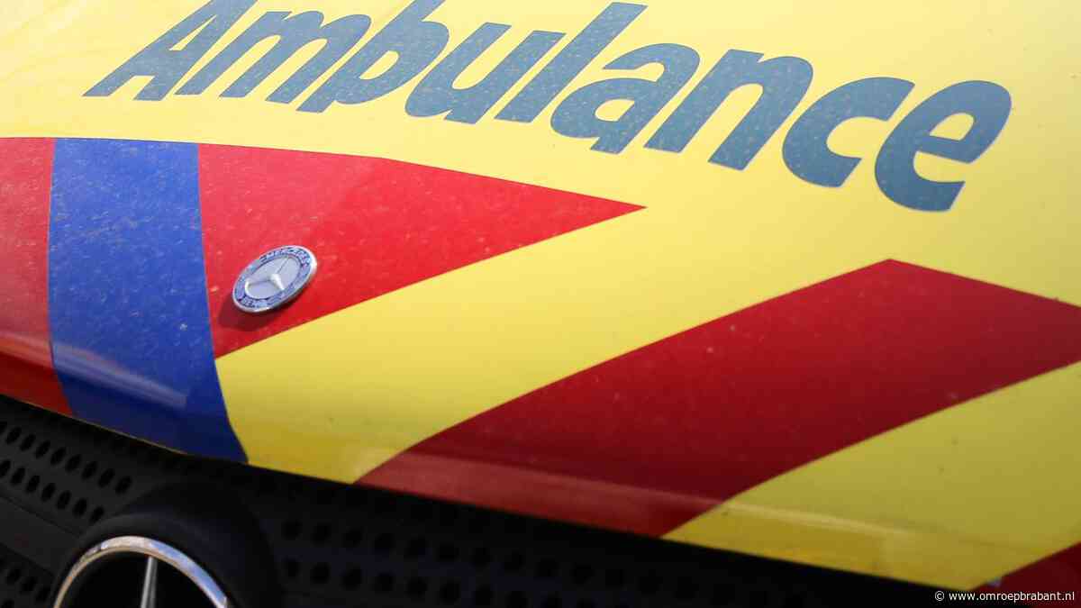 Ongeluk met 3 vrachtwagens en meerdere gewonden, A17 bij Moerdijk dicht