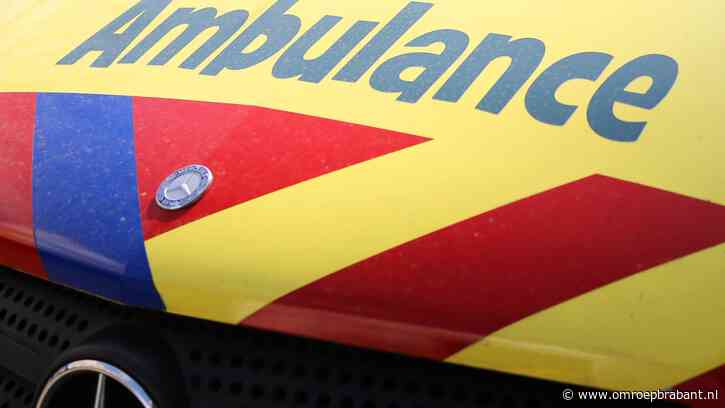 Ongeluk met 3 vrachtwagens en meerdere gewonden, A17 bij Moerdijk dicht