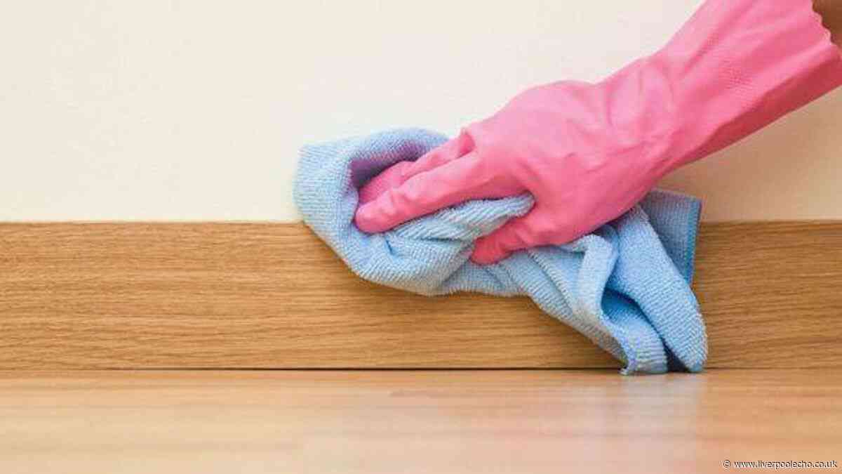Adding three common ingredients to water spray ensures you have dust-free home