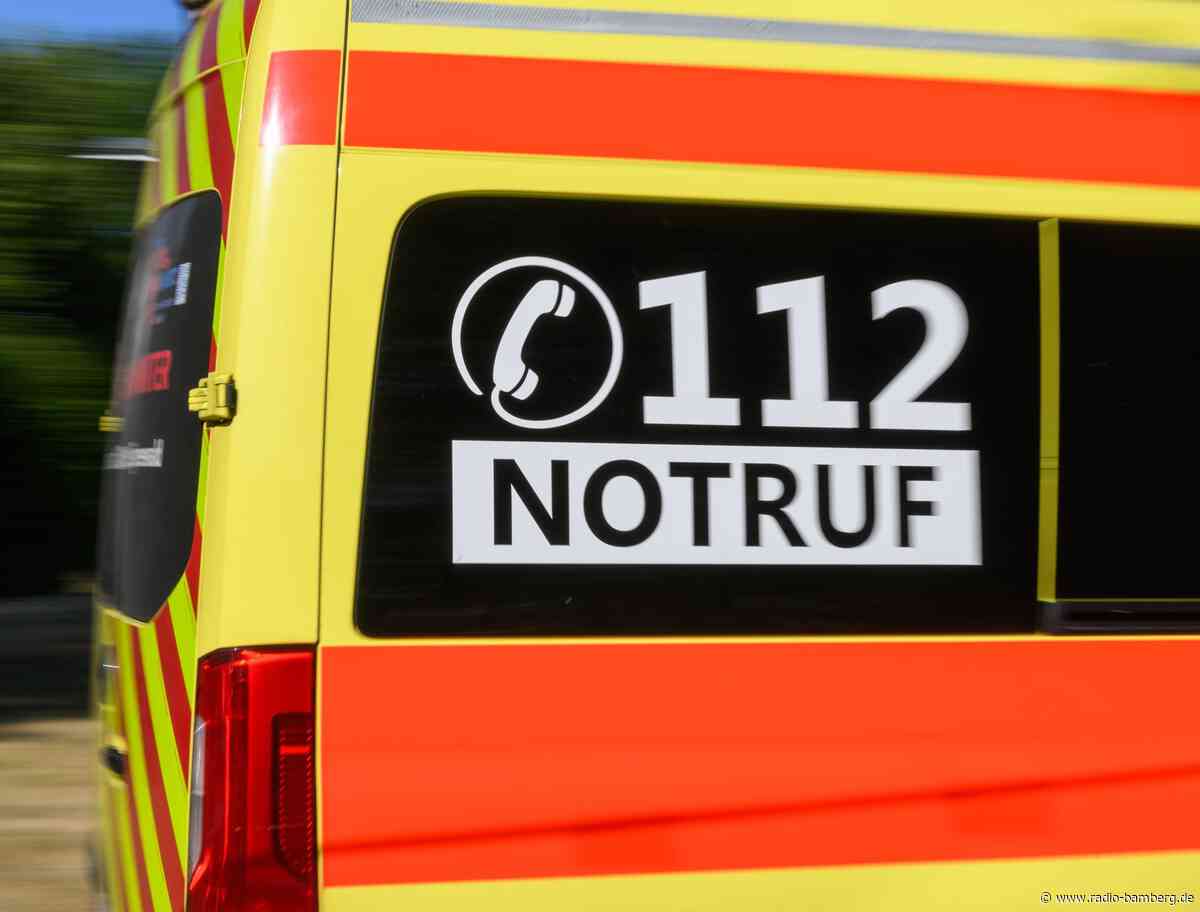 22-Jähriger bricht durch Dach und stürzt in die Tiefe
