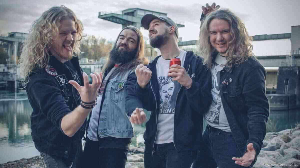 Vier Chiemgauer zücken die „Pommesgabel“ in Wacken: Der große Traum von „Battlecreek“