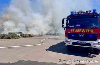 FW Hagen: Erneuter Brand in Kompostierungsanlage - Feuerwehr im Großeinsatz