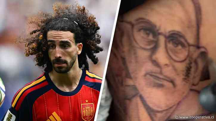 [VIDEO] Cucurella cumplió su promesa y se tatuó la cara de Luis de la Fuente tras ganar el Mundial