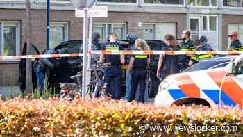 Auto met mogelijk explosieven crasht in Amsterdam-West na achtervolging