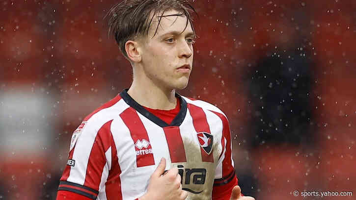 Doncaster sign Cheltenham winger Thomas