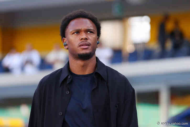 Official: Juventus loan flop Openda to Lyon, no option to buy
