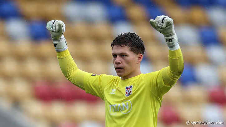 Tranmere sign former York City goalkeeper Male