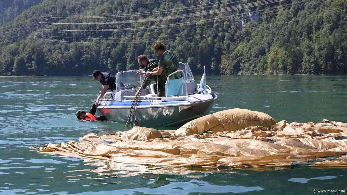 Bundeswehr: Aus 400 Metern direkt in den Kochelsee