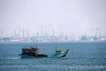 Oman Pitches Iran Voluntary Fee Plan for Hormuz Ships Modelled on Malacca Strait System