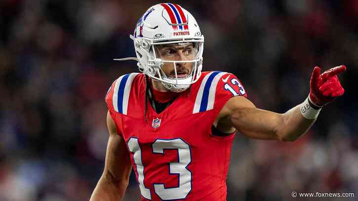 Patriots receiver Mack Hollins’ barefoot escapades reach a new plateau in second New England season