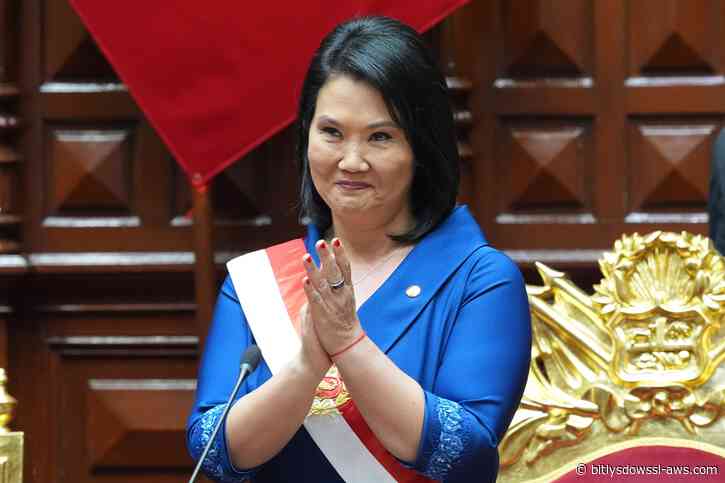 Keiko Fujimori jura como presidenta de Perú y promete defender la soberanía, la libertad y la democracia