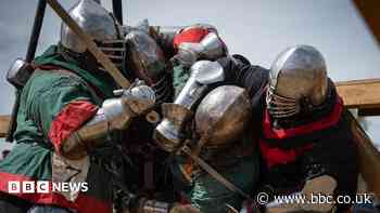 Gloucester armoured combat tournament in pictures