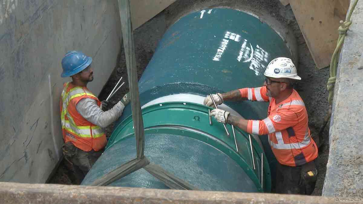 A look at repairs on Atwater aqueduct as Montrealers urged to continue limiting water use