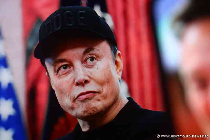 Musk nährt Spekulationen über Tesla-SpaceX-Fusion