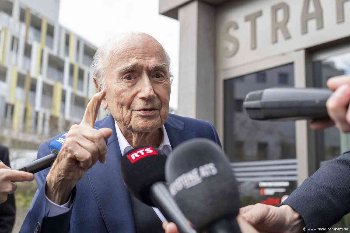 Neuer britischer Premier und Blatter kritisieren FIFA-Pläne