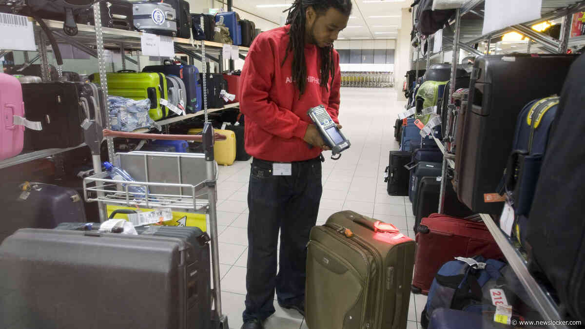 Bijna vierduizend vacatures op Schiphol: ’Achter de schermen kraakt en piept het’