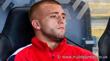 Mikey Lewis' 'get a grip' message with Hull KR star given Jake Connor comparison