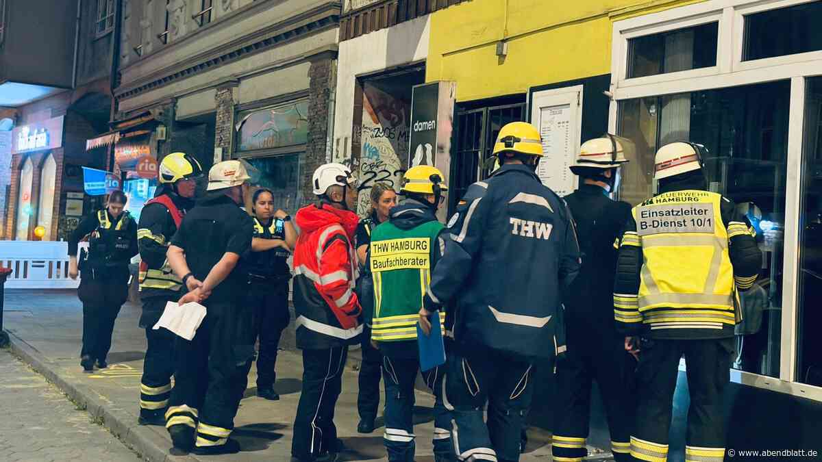 Plötzlich Wasser an einsturzgefährdetem Haus in Altona: Feuerwehr rückt erneut aus
