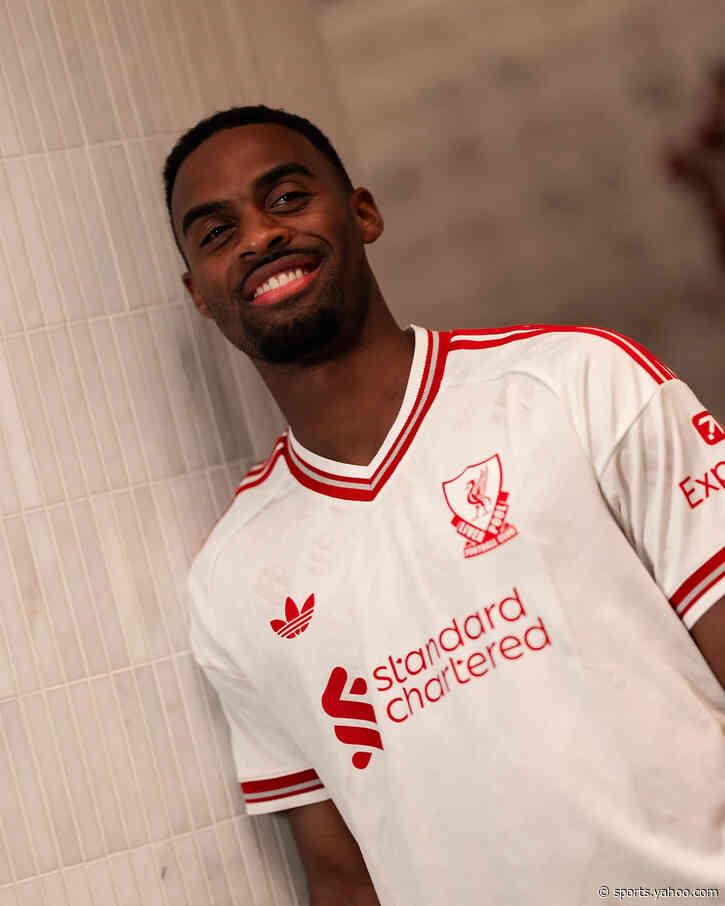 📸 Back to the 80s with Liverpool's new away shirt