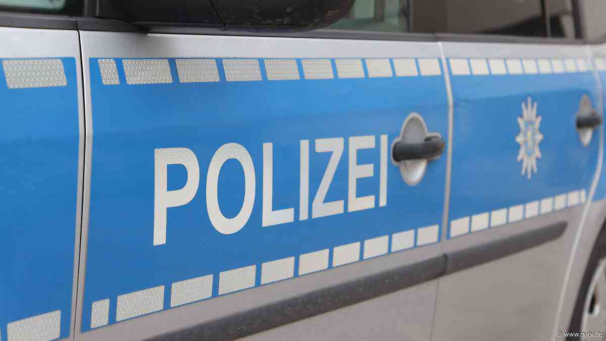 Bleibende Schäden möglich: Mann attackiert Radfahrerinnen - 64-Jährige schwer verletzt