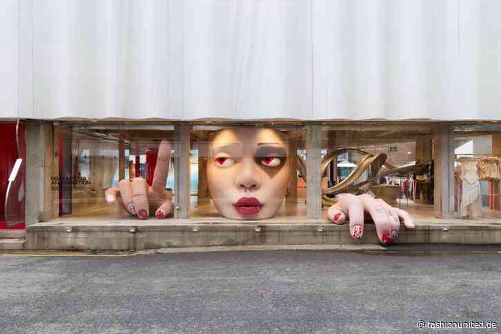 Riesenkopf und Stoffhase: MLMA verwandelt H&M-Store in Seoul