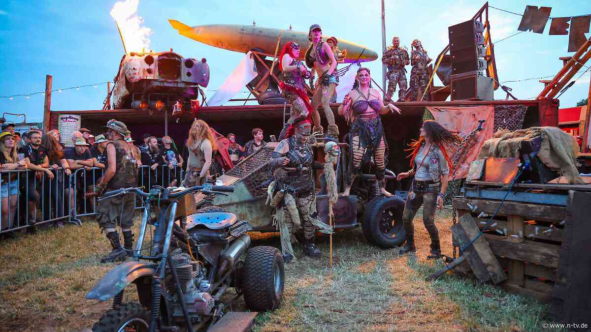 Abspacken in Wacken: Über den Metal-Fans lacht (noch) die Sonne