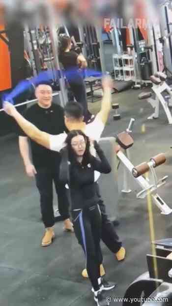 Meet-cute of my dreams! #resistancebands #workoutfail #gymfail #fitness #fail