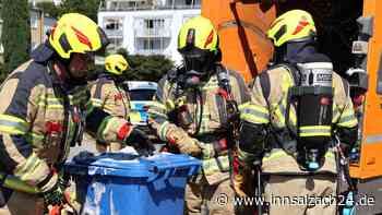 Feuerwehreinsatz in Mühldorf: Müllwagen fängt plötzlich Feuer