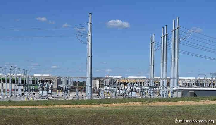 What incentives are available to data centers in Mississippi?