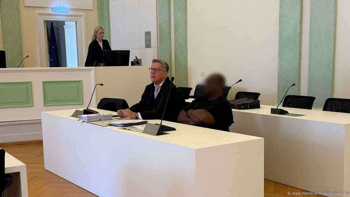 Autounfall mit drei Toten - Fahrer räumt Vorwürfe ein