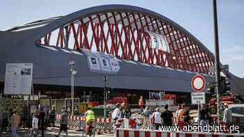 Live: Transport der neuen Sternbrücke hat begonnen – Schaulustige sind angereist