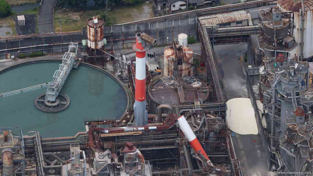 Zware beving Japan: zeker vijf doden in papierfabriek waar enorme schoonsteen instortte