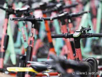 Köln: E-Scooter-Fahrer fährt 94-Jährige an