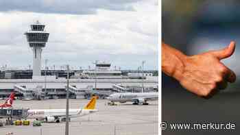 Beifahrer muss Flug am Airport München erwischen – Frau lässt Pannenauto einfach stehen