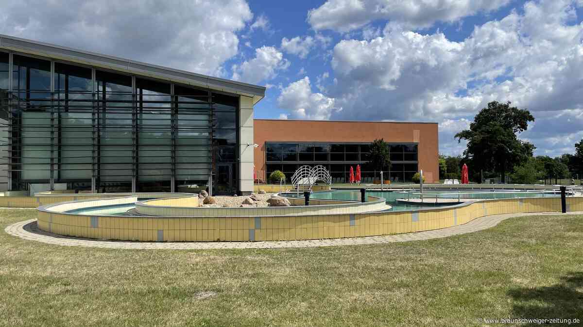 Schwimmnudel dabei, Schwimmbad zu: Badeland Wolfsburg ist zurzeit geschlossen