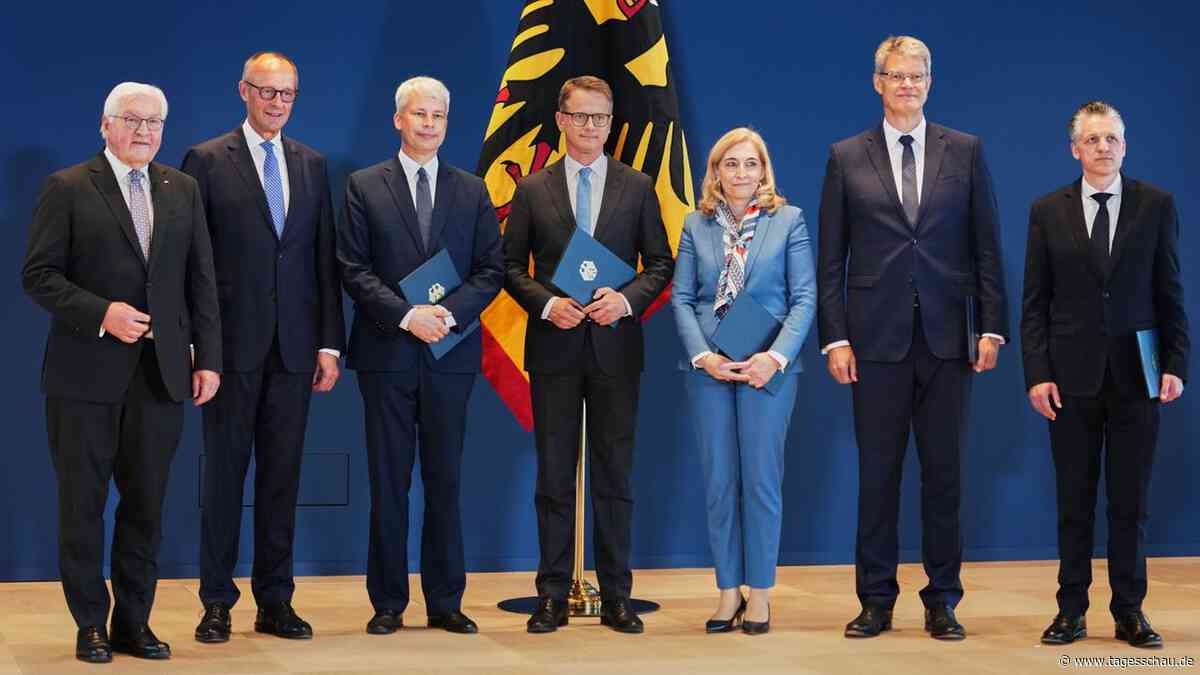Steinmeier ernennt Warken, Bilger und Linnemann zu Ministern