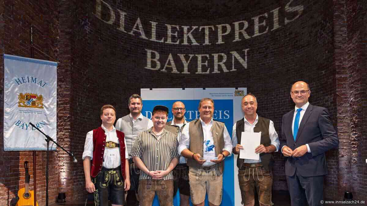 „echt. bairisch.“: Radiosender Alpin FM aus Rosenheim holt „Dialektpreis Bayern“