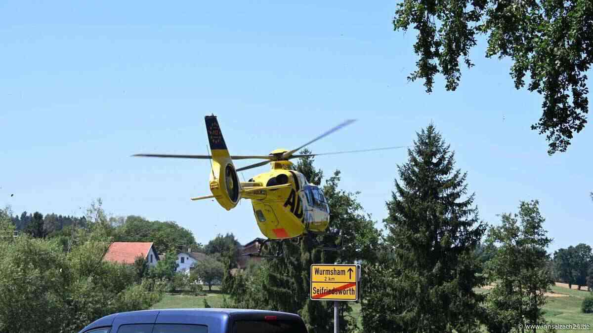 Rettungshubschrauber im Einsatz: Radfahrerin bei Unfall im Kreis Landshut verletzt