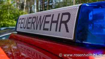 „Ab durch die Hecke“ – Seniorin (87) steuert Wagen in Holzkirchen ins Gebüsch und sitzt fest