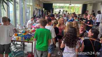 Flohmarkt in Ampfing: Achtklässler sammeln über 1.210 Euro für Kinderkrebshilfe