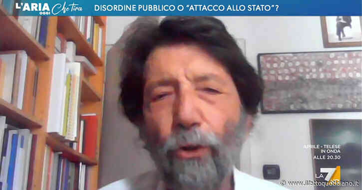 No Tav, Cacciari a La7: “Governo la smetta di dare la colpa all’opposizione per gli scontri, impari da Dc e Msi negli Anni di Piombo”