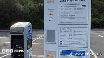 Fears cashless parking 'could harm town centres'