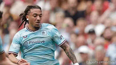 Burnley winger Koleosho joins Paris FC