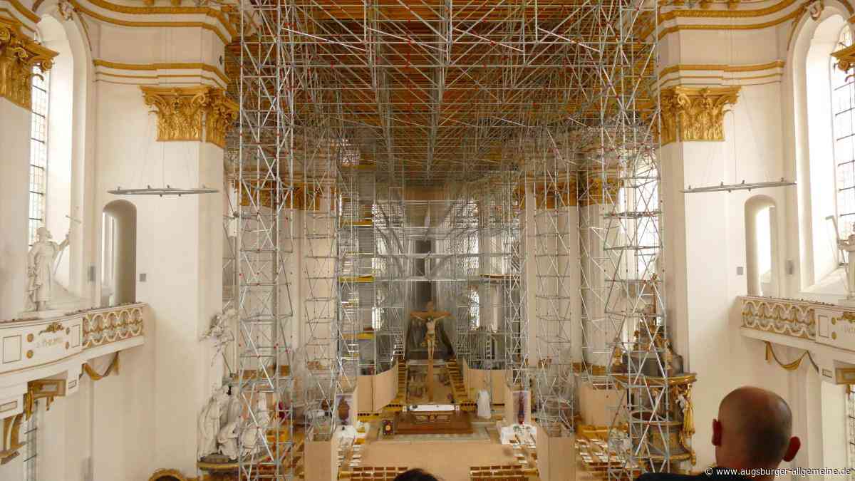 Konzert zwischen Stahlgerüsten: Chorfestival bringt Verdis Requiem in die Wiblinger Basilika