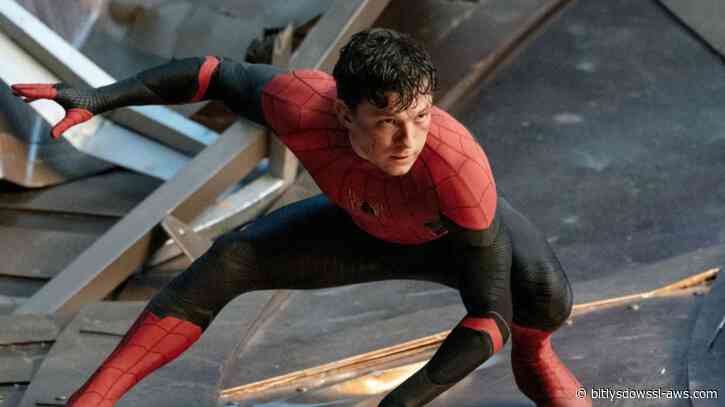 Un maduro, pero solitario, Spider-Man es bien recibido por la crítica