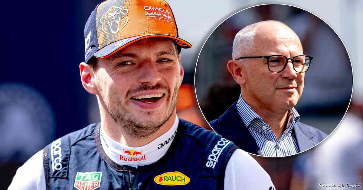 Formule 1-baas gelooft in langer verblijf Max Verstappen en pareert kritiek: ‘Wil geen tape op monden plakken’