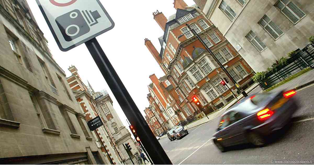 Londra chiede un miliardo a Stellantis e altri costruttori: “Manipolati test emissioni diesel e così le auto potevano circolare nell’area green”