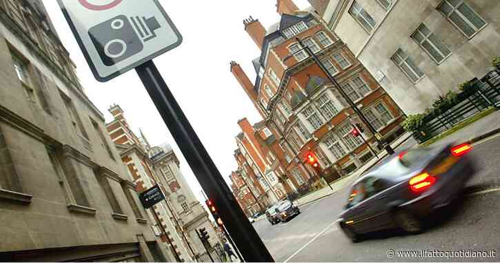 Londra chiede un miliardo a Stellantis e altri costruttori: “Manipolati test emissioni diesel e così le auto potevano circolare nell’area green”